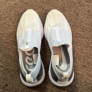 Nike React Phantom Run Flyknit Women’s Casual Running Shoe Size 10.5